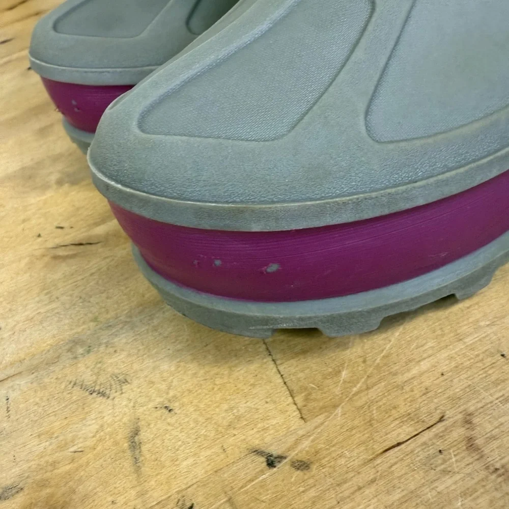 Ugg Australia Bobbey winter snow boots magenta and gray color combination size 5